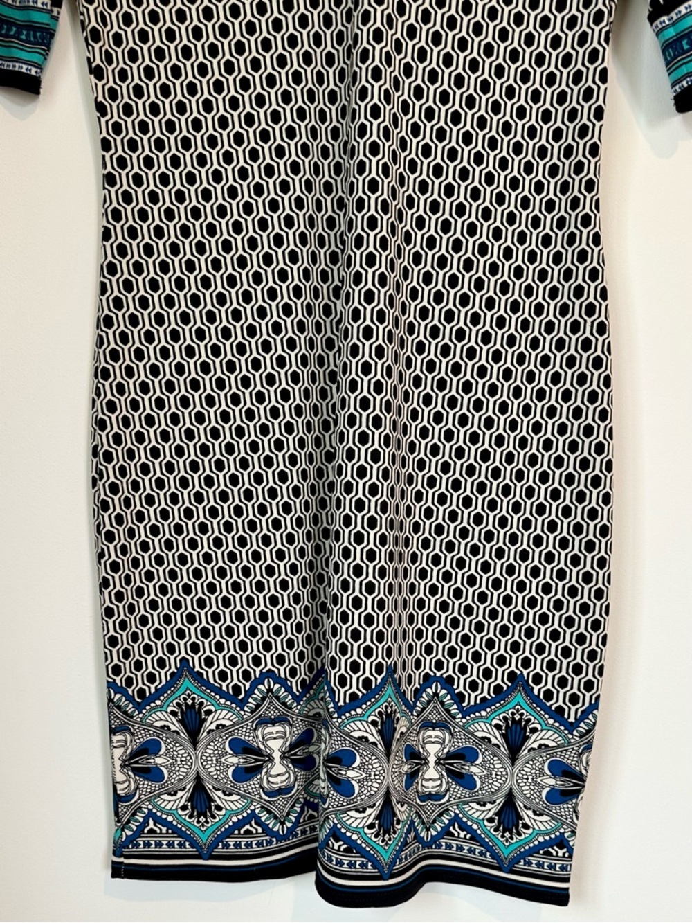 Max Studio Black, White and Teal Geo-Print Dress - Size: Small - Picture 4 of 5